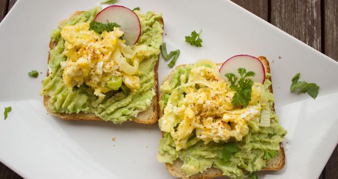 avocado op brood 3 keer avocado op brood voor de lunch!