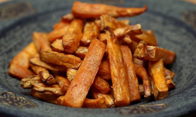 Zoete aardappel frietjes