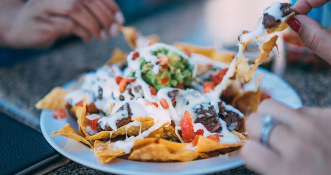 gezonde mexicaanse ovenschotel recept gezond recept snelle bereiding resistent zetmeel eten Gezonde Mexicaanse ovenschotel met nacho’s en bonen