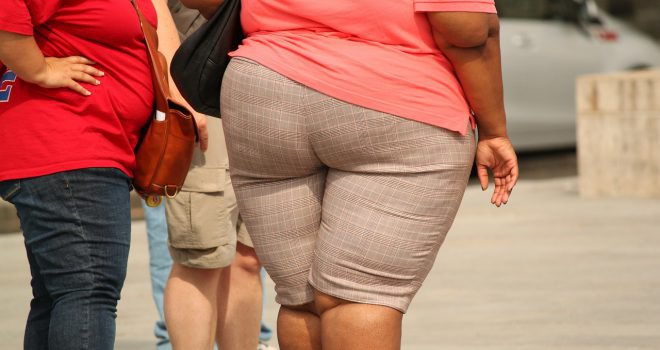 Wanneer heb je overgewicht? Ruim 100.000 Nederlanders lijden aan obesitas Wanneer heb je overgewicht? Ruim 100.000 Nederlanders lijden aan obesitas