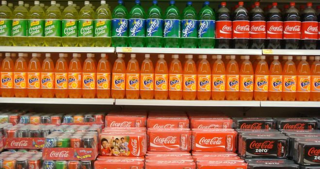 Suiker in drinken: grafische waarschuwingslabels kunnen verkoop van suikerrijke dranken laten dalen Suiker in drinken: grafische waarschuwingslabels kunnen verkoop van suikerrijke dranken laten dalen