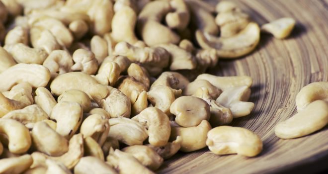 zoete aardappel noedels Zoete aardappel noedels met cashew saus