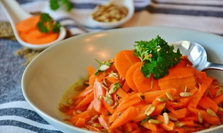 Wortelsalade | Lekker gekruide wortelsalade met rozijnen