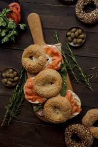 bagel met zalm - bagel met gerookte zalm - bewustleven.nl