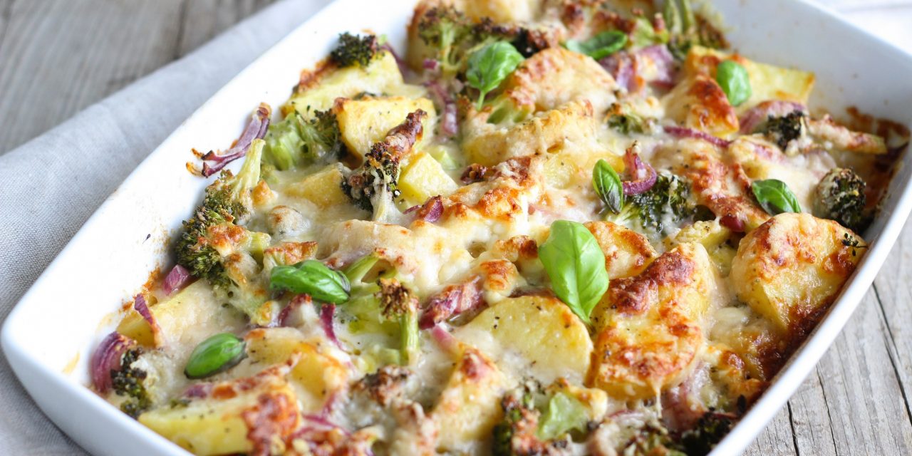 Vegetarische aardappel broccoli ovenschotel